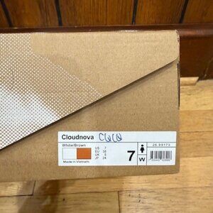 On Cloudnova Women's Running Shoe Size 7 (EU 38)